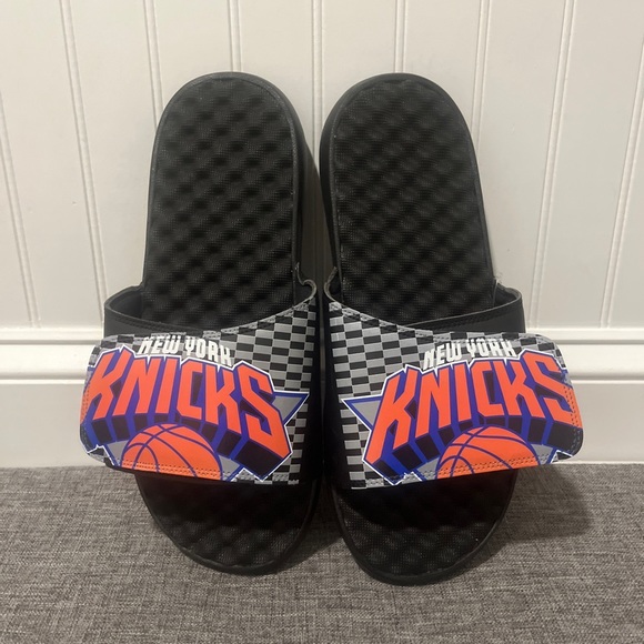 New York Knicks 2022 NBA City Edison Blown Up Slide On Sandal Mens NEW - Picture 1 of 3